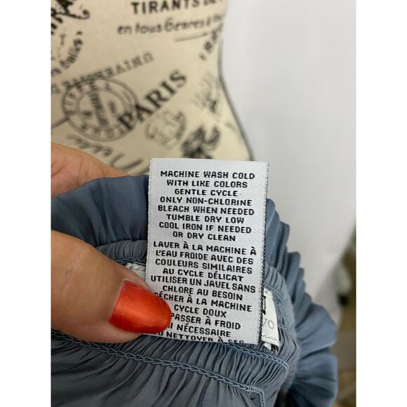 Carmen Marc Valvo Blue Gray Long Sleeve Ruffle V Neck Blouse XS - Picture 7 of 8